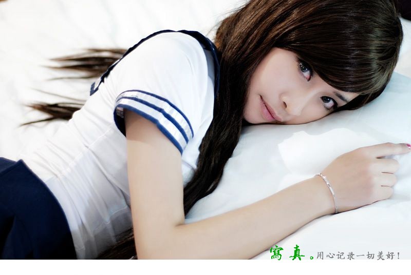 性感小萝莉黑丝制服诱惑