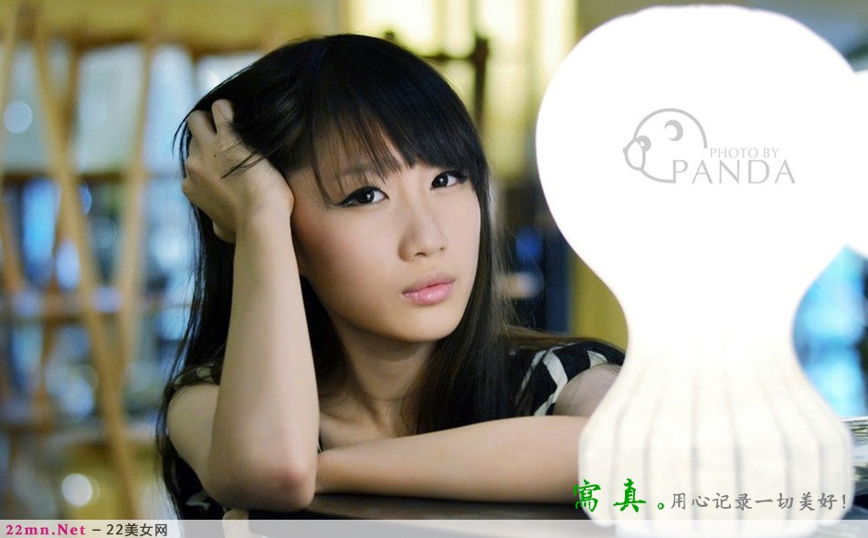 高贵气质美女清纯写真图片2