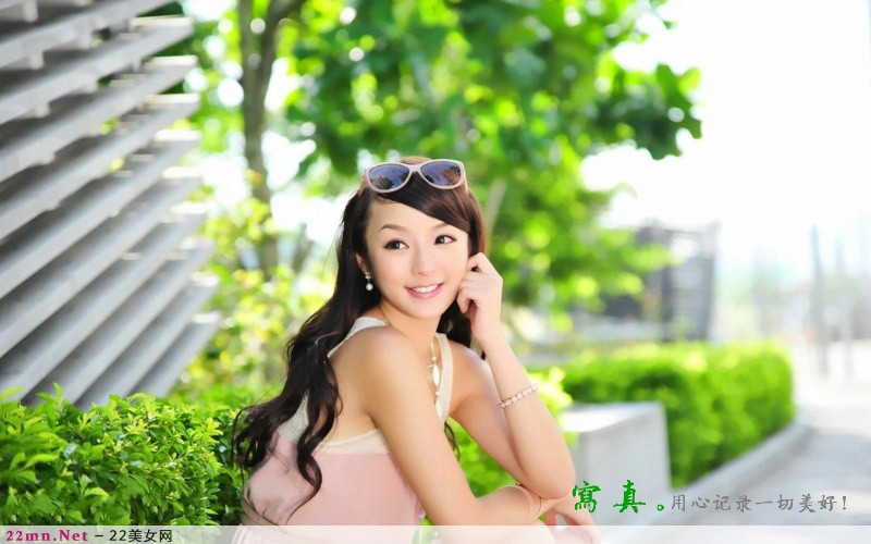 清纯可爱美女黄诗琪街拍写真1