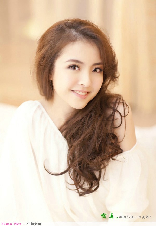 清纯阳光正妹私房白嫩写真照