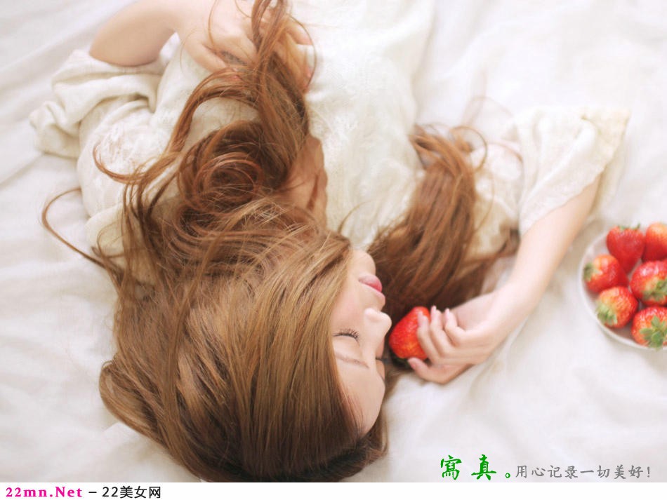 特水灵的草莓女孩裴紫绮高清写真图片5
