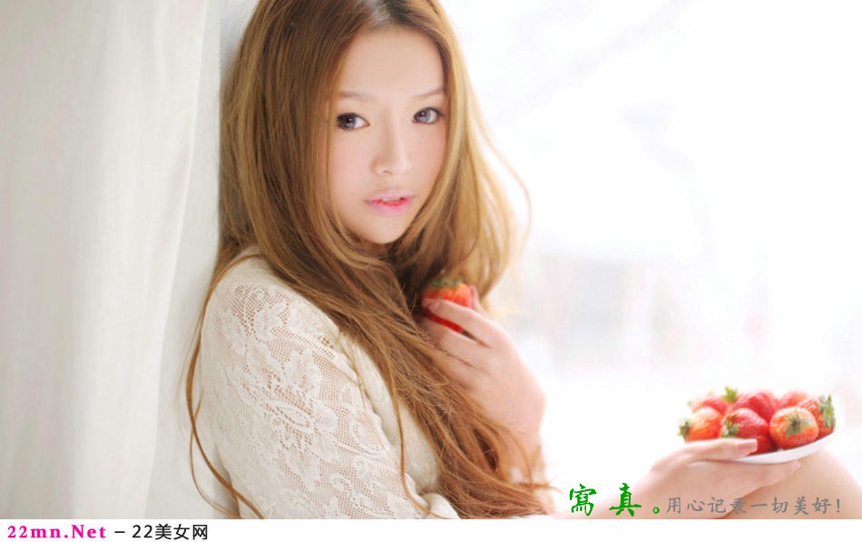 特水灵的草莓女孩裴紫绮高清写真图片9