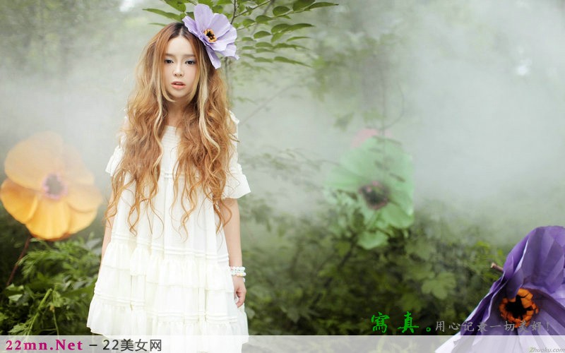 清纯美女裴紫绮森林梦幻写真图片7