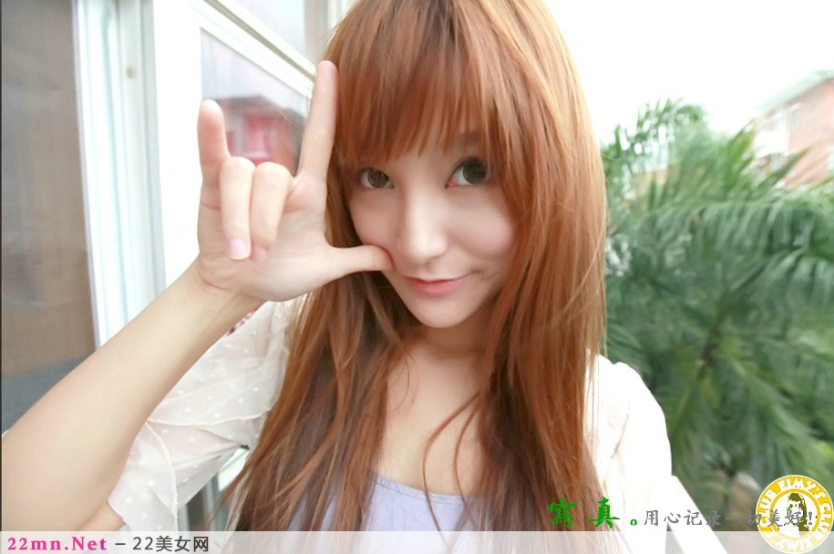 清纯可爱美女的动感活力写真