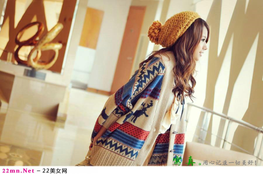 清纯美女狗扑甜美时尚写真