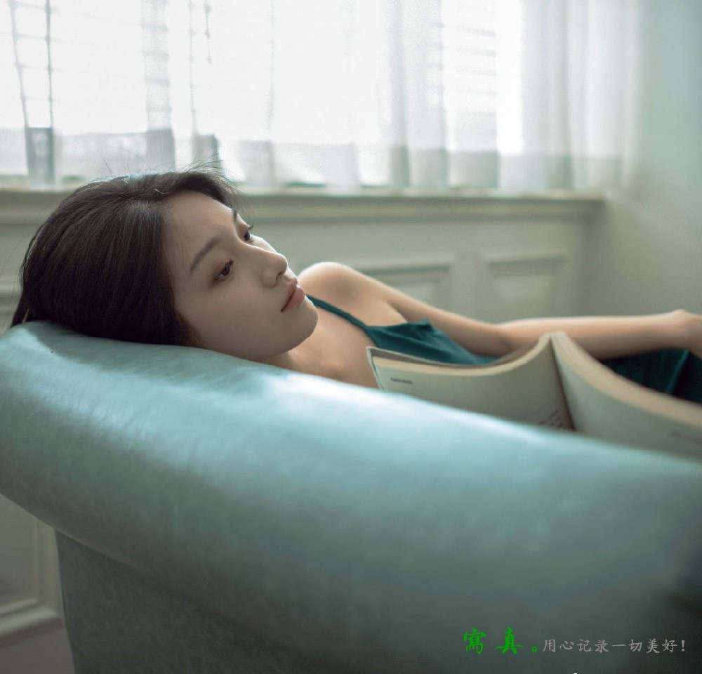 吊带睡衣美女风情妩媚性感写真