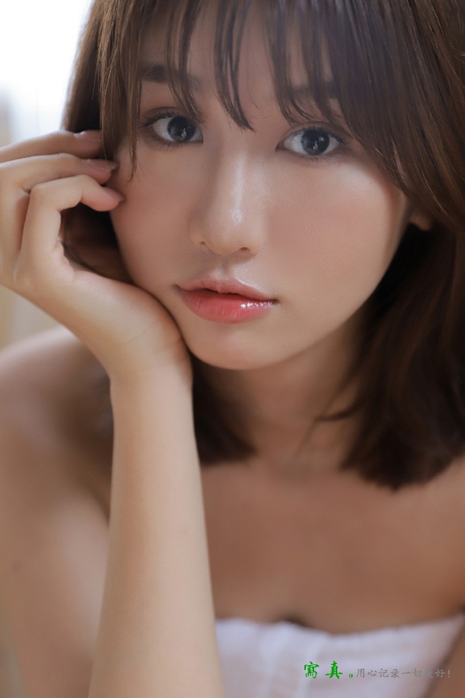 浴巾美女丰满身材美女性感写真