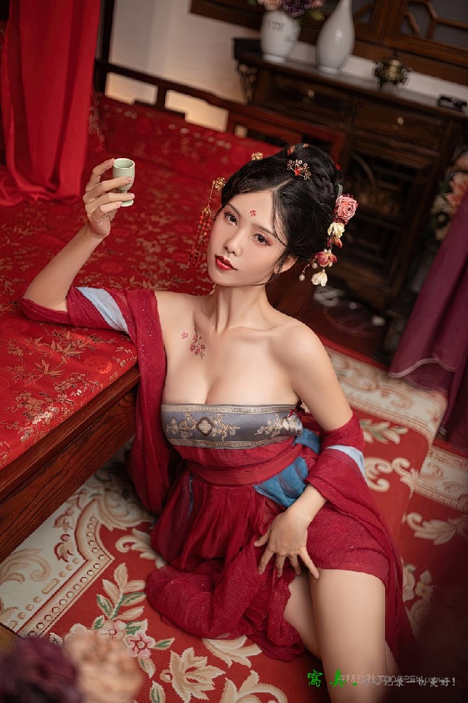 神仙颜值美女模特王馨瑶古装