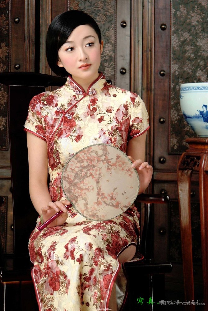 旗袍美模特雅写真