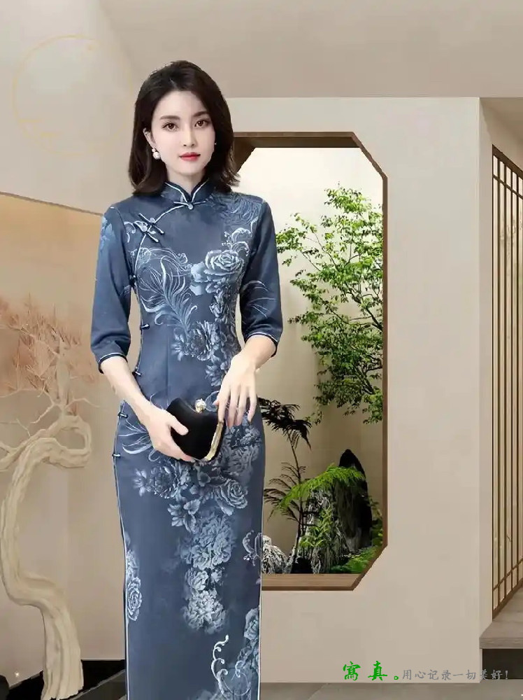 深灰色旗袍